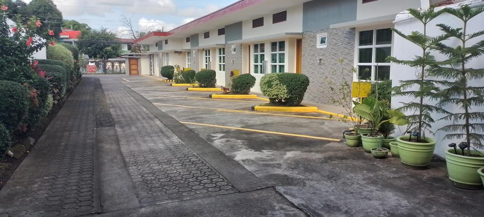 Alinchlo Hotel Легазпи Екстериор снимка